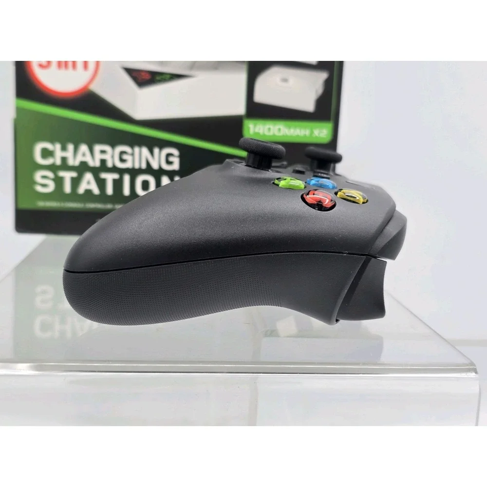 BUNDLE Wireless Xbox Series X/S Carbon Black Controller W/ Xbox X Charging Dock!